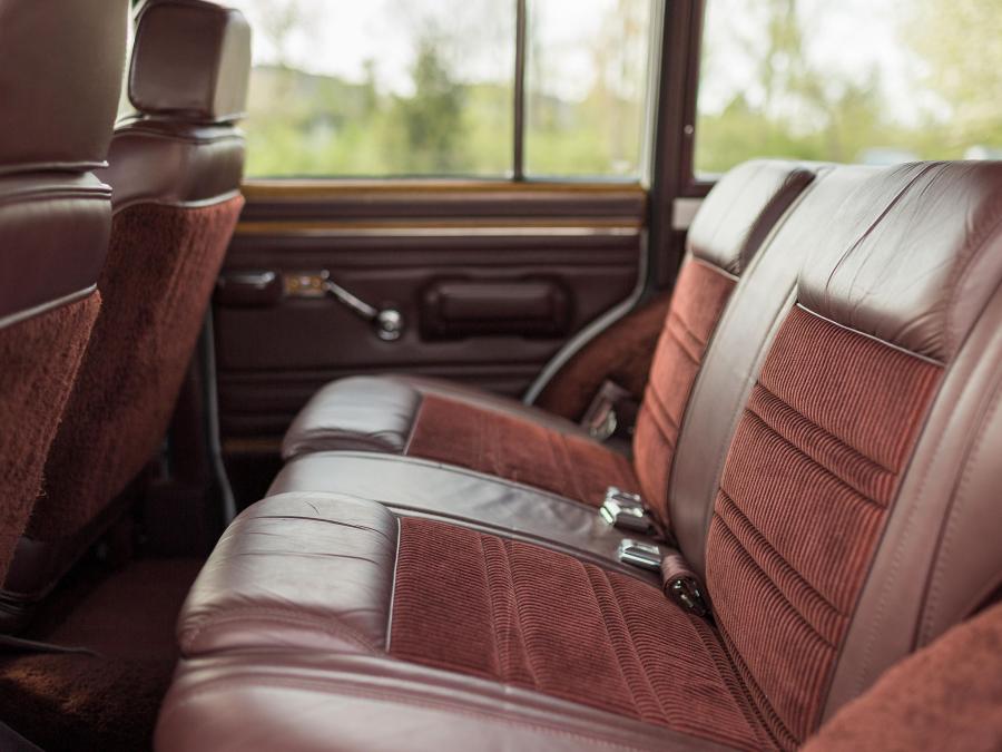  Jeep Grand Wagoneer 1987 года  (фото 6 из 10)